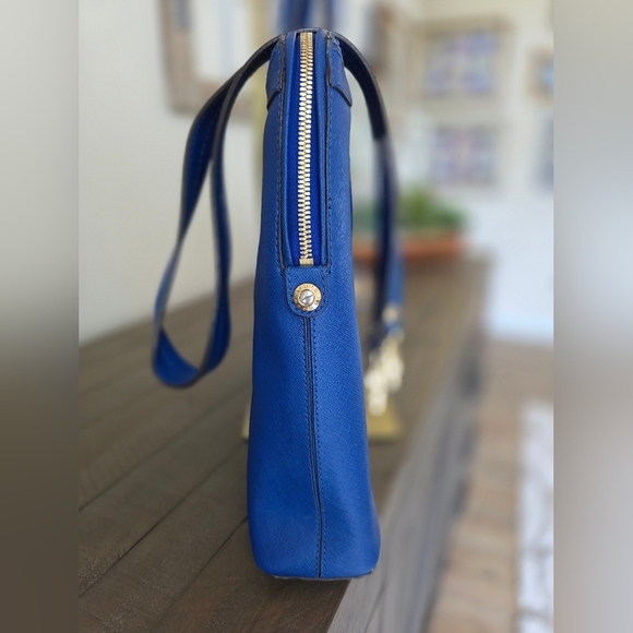 Henri Bendel West 57th Blue Leather Laptop Bag With Crossbody Strap & Lock - Picture 5 of 15